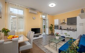 Riviere Luxury Apartment